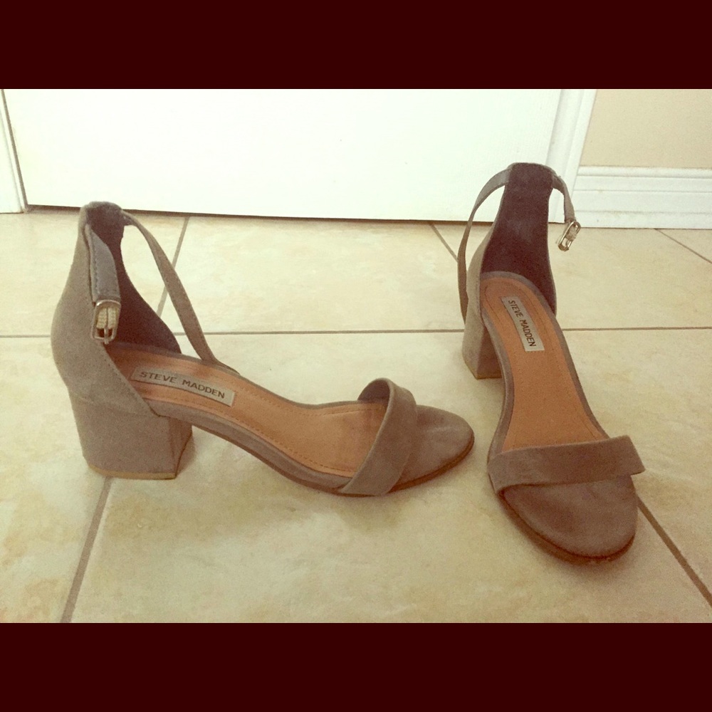 Steve Madden irenee sandal in gray suede
